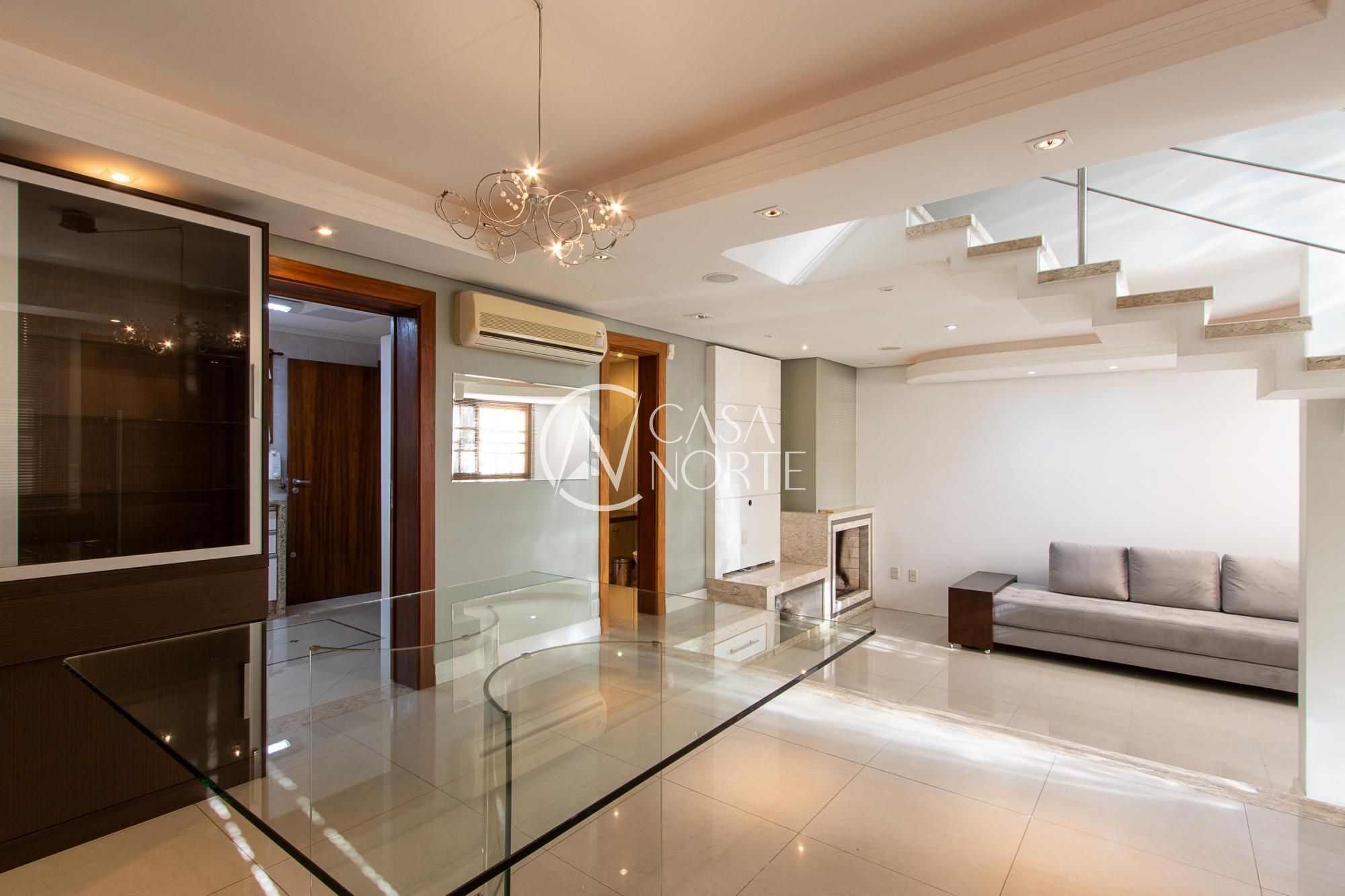 Casa à venda com 3 quartos, 203m², 1 suíte, 2 vagas, Rua Doutor Pitrez no bairro Ipanema em Porto Alegre