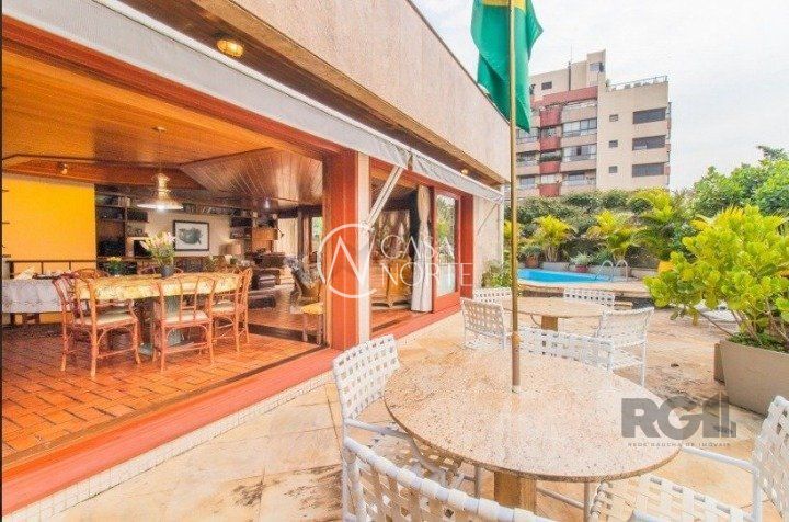 Cobertura à venda com 4 quartos, 579m², 2 suítes, 3 vagas, Rua Santo Inácio no bairro Moinhos de Vento em Porto Alegre