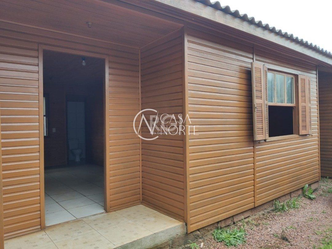 Casa à venda com 2 quartos, 43m², 3 vagas, Rua Casemiro de Souza no bairro Vila Nova em Porto Alegre