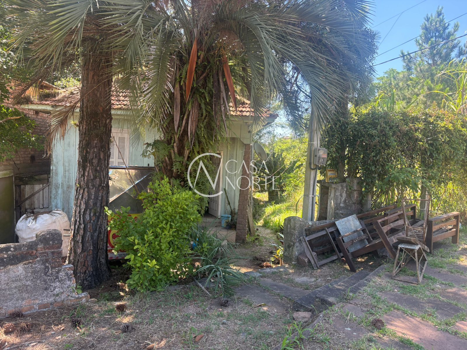 Terreno à venda  com 653m², Rua Frederico Etzberger no bairro Nonoai em Porto Alegre