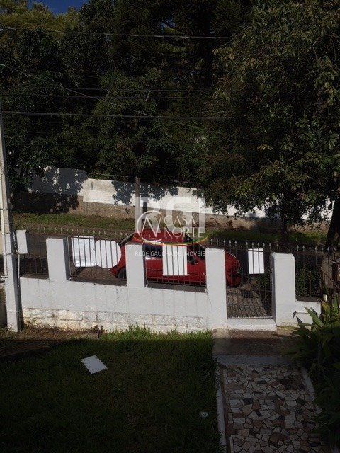 Casa à venda com 3 quartos, 659m², 1 suíte, 1 vaga, Rua Padre João Batista Reus no bairro Tristeza em Porto Alegre