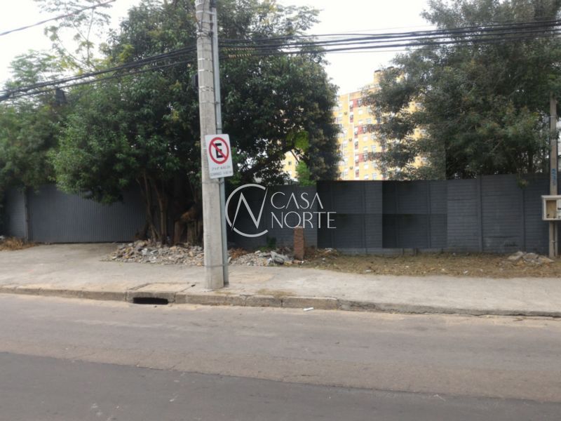 Terreno à venda  com 2452m², Coronel Aristides no bairro Camaquã em Porto Alegre