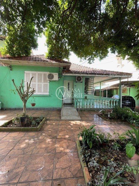 Casa à venda com 3 quartos, 130m², 4 vagas, Rua Doutor Campos Velho no bairro Cristal em Porto Alegre