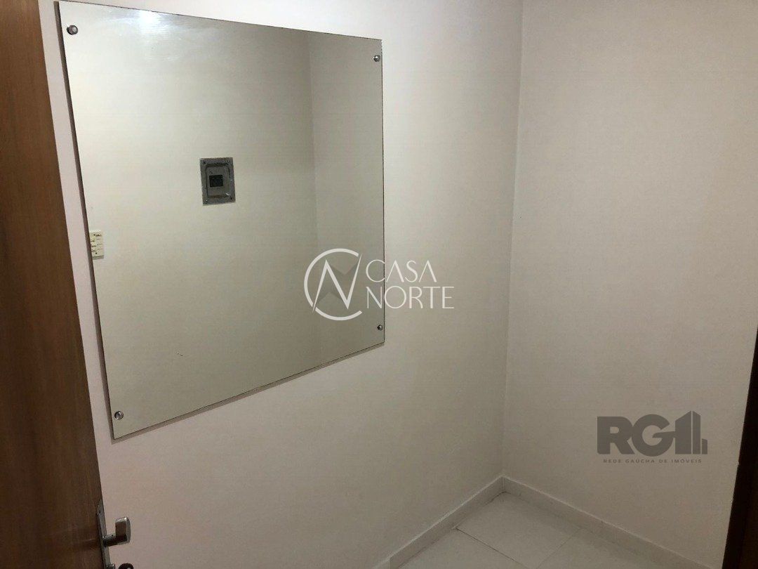 Sala Comercial à venda , 18m², Avenida Wenceslau Escobar no bairro Tristeza em Porto Alegre