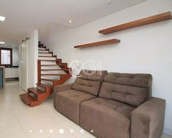 Duplex à venda com 1 quarto, 57m², 1 suíte, 1 vaga, Rua São Simão no bairro Bom Jesus em Porto Alegre