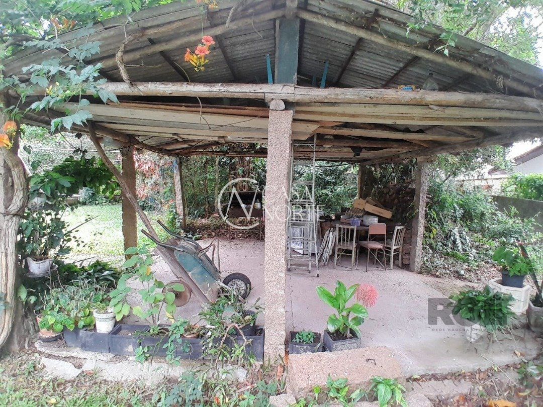 Casa à venda com 3 quartos, 220m², Estrada Aracaju no bairro Vila Nova em Porto Alegre