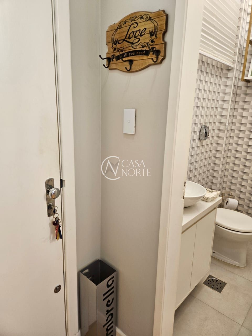 Sala Comercial à venda com 1 quarto, 22m², Avenida Wenceslau Escobar no bairro Tristeza em Porto Alegre