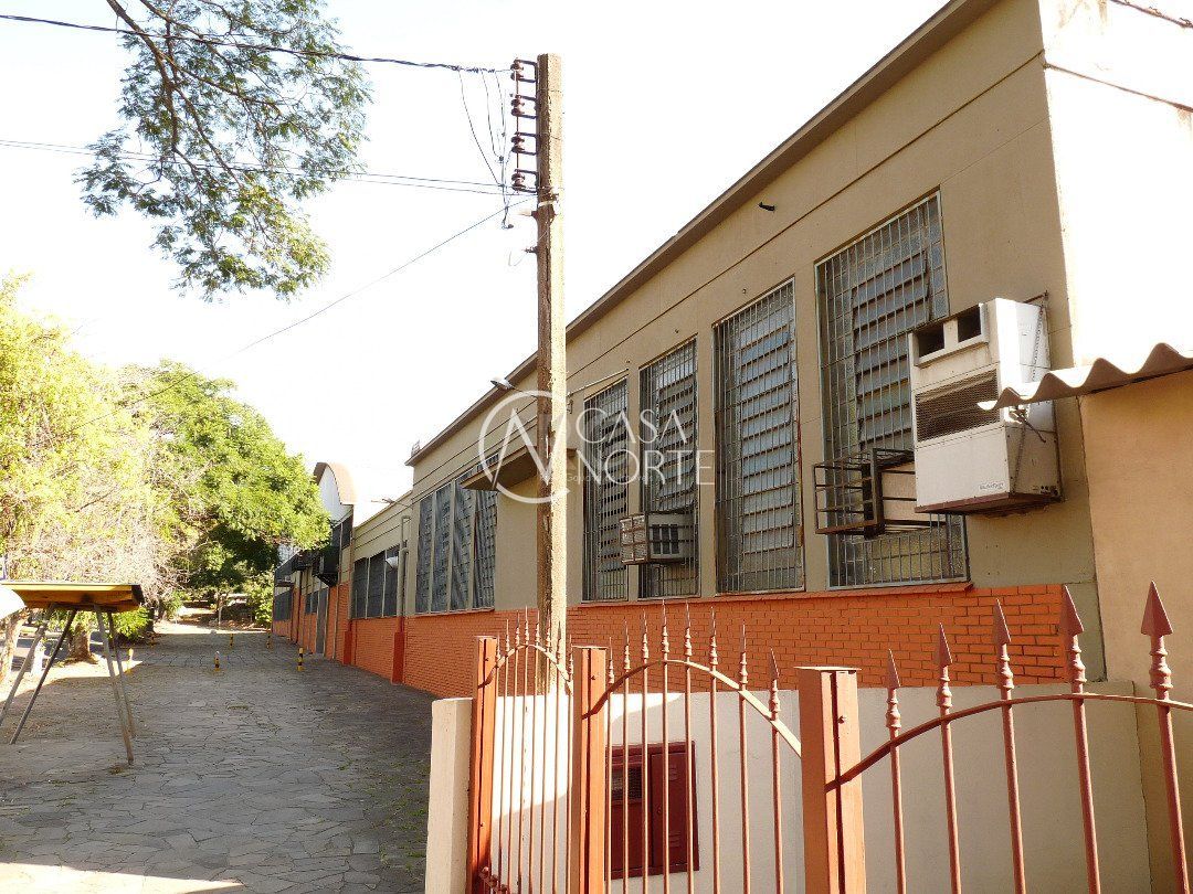 Pavilhão à venda , 5686m², Rua Engenheiro Ubatuba de Faria no bairro Sarandi em Porto Alegre