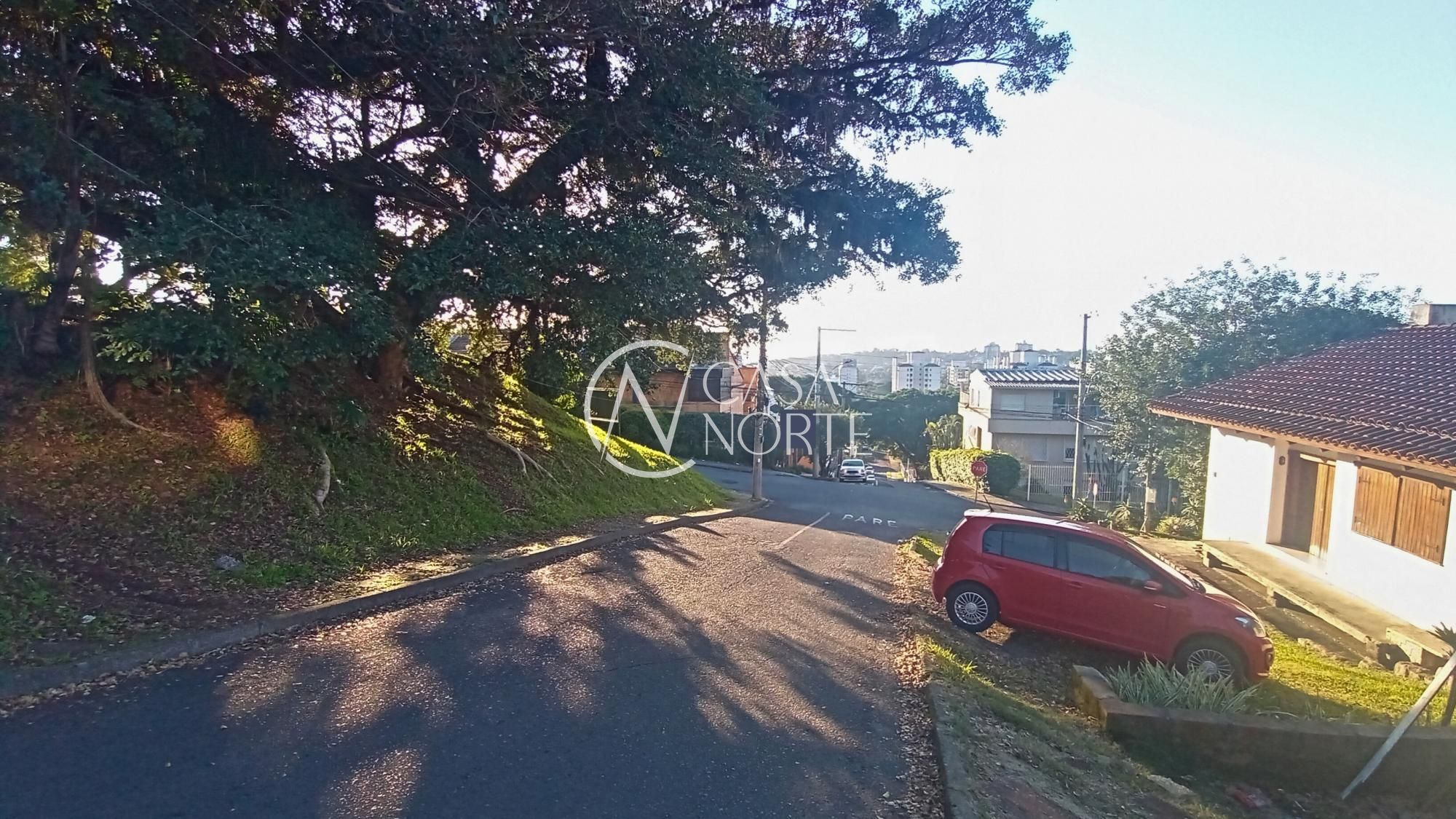 Terreno à venda  com 220m², Travessa Nossa Senhora de Lourdes no bairro Tristeza em Porto Alegre