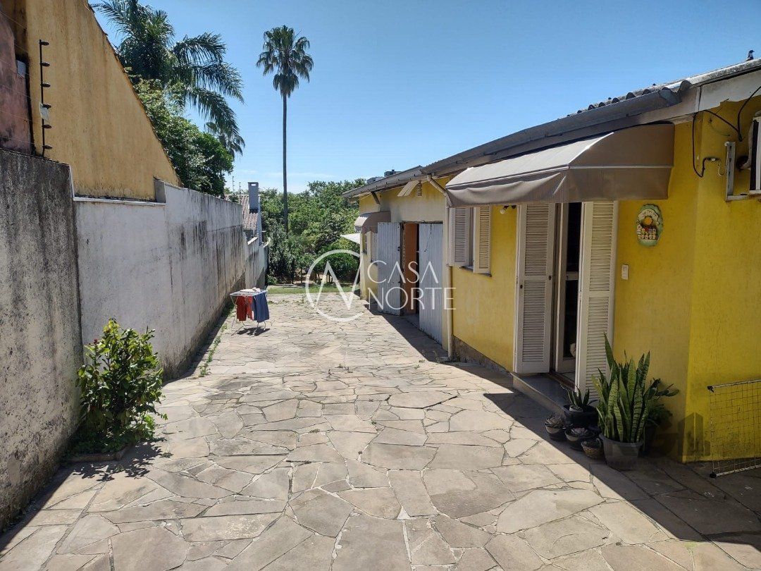 Terreno à venda  com 1632m², Rua Doutor Pereira Neto no bairro Tristeza em Porto Alegre