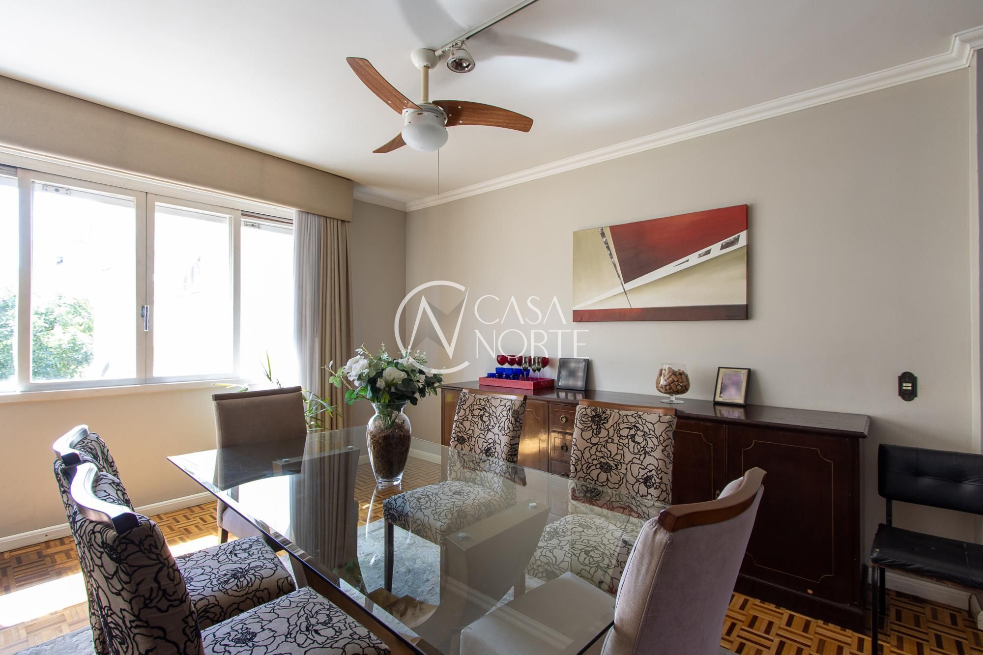 Apartamento à venda com 3 quartos, 168m², 1 suíte, 1 vaga, Rua Garibaldi no bairro Independência em Porto Alegre