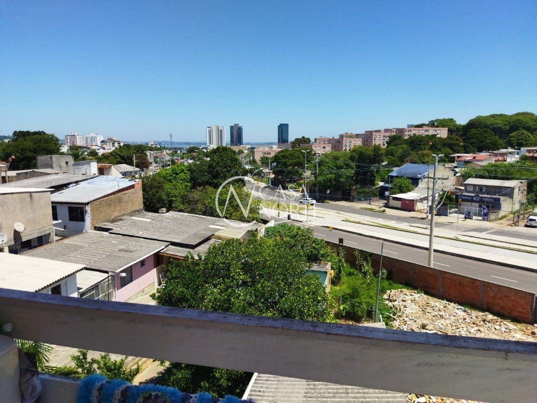 Casa à venda com 5 quartos, 450m², 1 suíte, Rua Ursa Maior no bairro Cristal em Porto Alegre