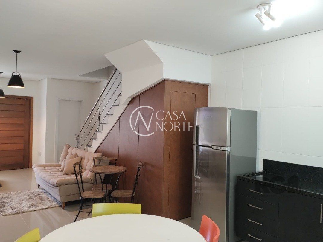 Casa à venda com 3 quartos, 131m², 1 suíte, 2 vagas, Rua Angico no bairro Hípica em Porto Alegre