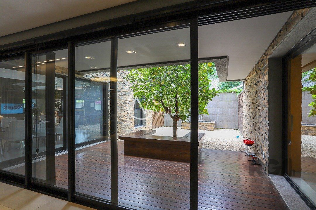 Casa de Condomínio à venda com 4 quartos, 460m², 4 suítes, 4 vagas, Avenida Juca Batista no bairro Terraville em Porto Alegre