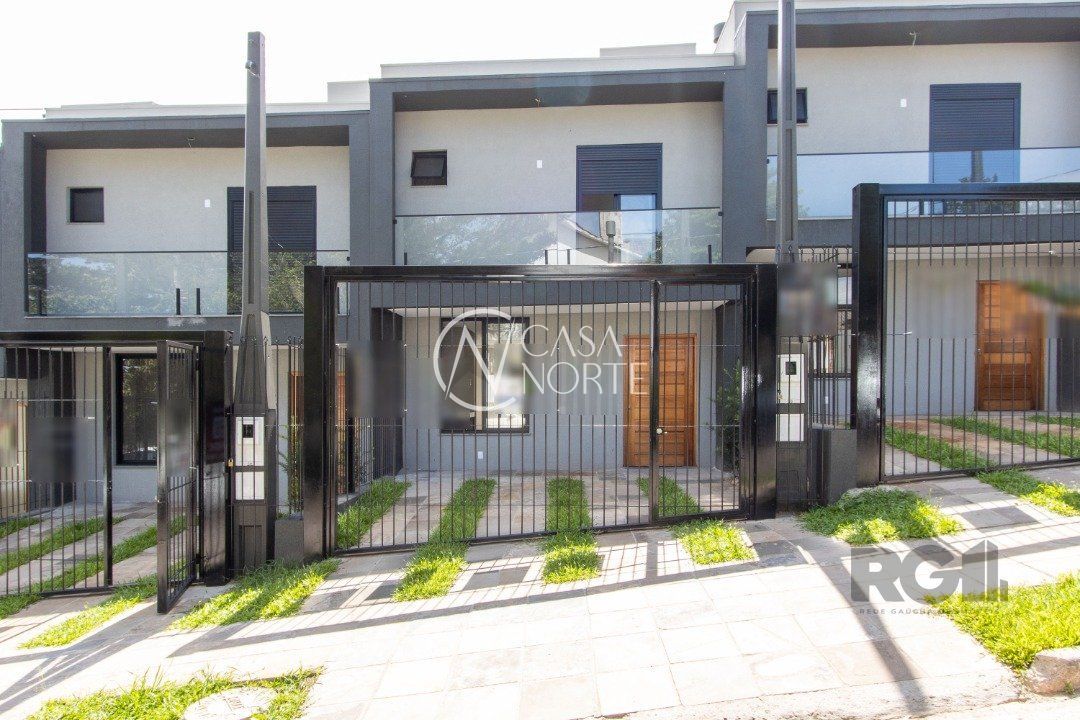 Sobrado à venda com 3 quartos, 96m², 1 suíte, 2 vagas, Rua Santa Vitória no bairro Tristeza em Porto Alegre