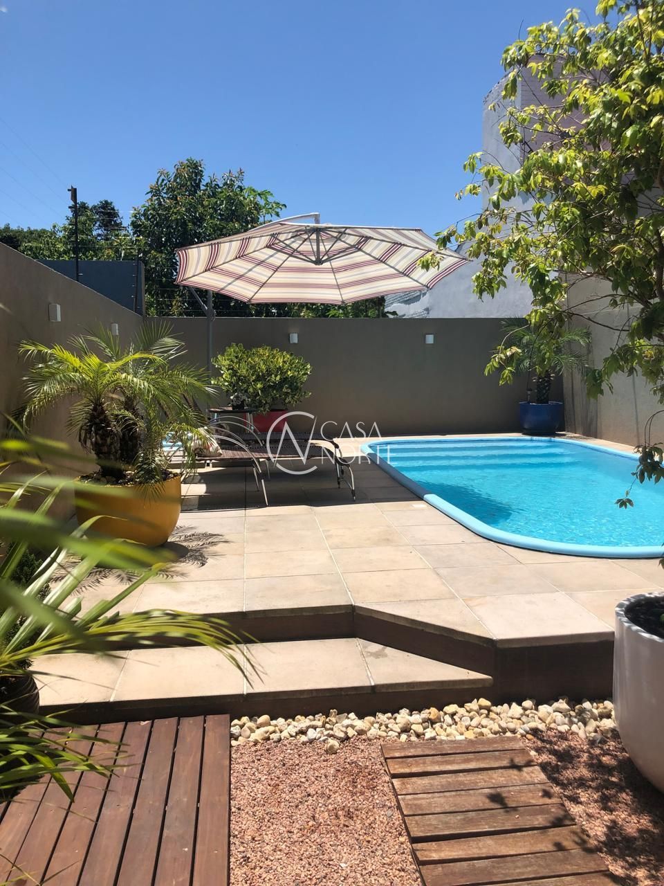 Casa à venda com 3 quartos, 254m², 1 suíte, 5 vagas, Rua Padre João Batista Reus no bairro Vila Conceição em Porto Alegre