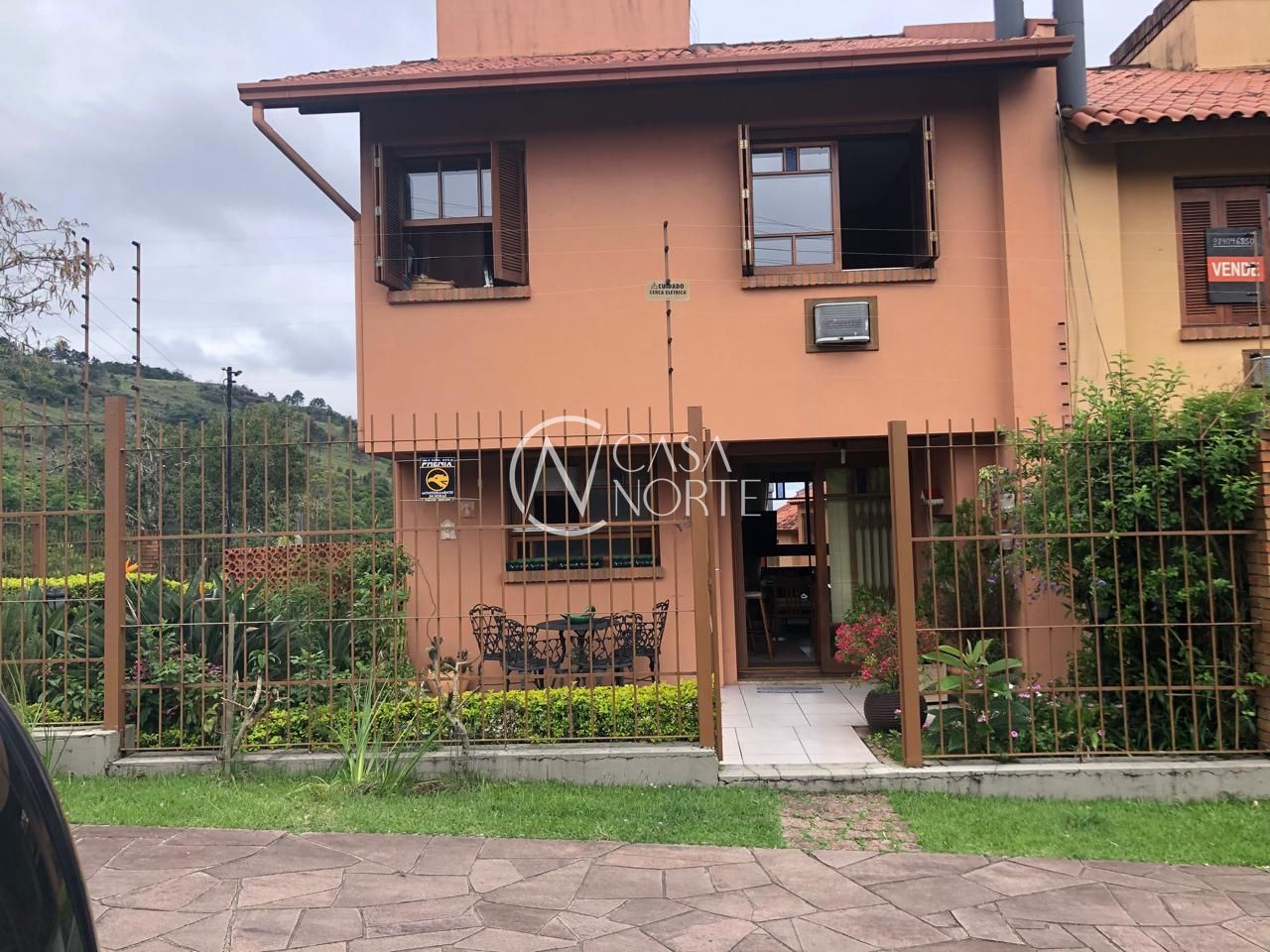 Casa de Condomínio à venda com 3 quartos, 155m², 1 suíte, 1 vaga, Rua Giorgio Negroni no bairro Espírito Santo em Porto Alegre