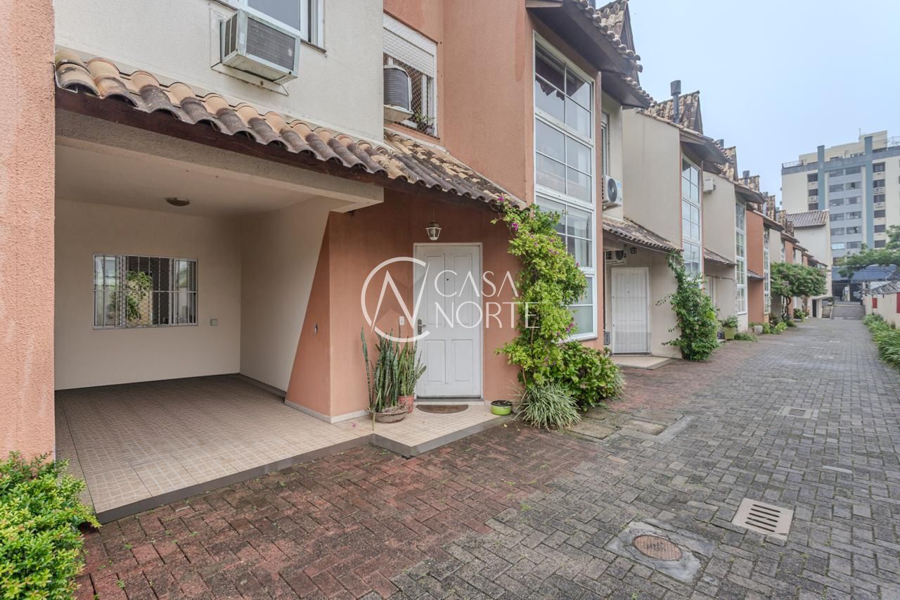 Casa de Condomínio à venda com 3 quartos, 131m², 2 suítes, 2 vagas, Avenida Otto Niemeyer no bairro Tristeza em Porto Alegre