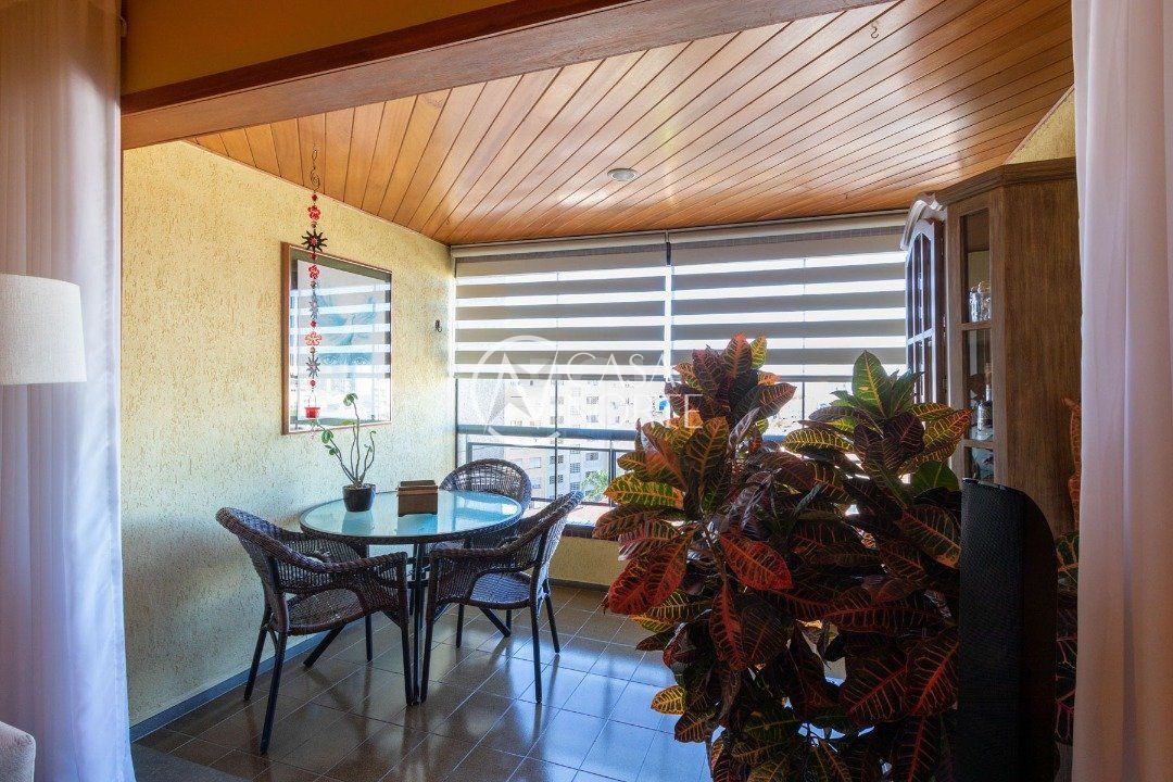 Apartamento à venda com 3 quartos, 104m², 1 suíte, 1 vaga, Rua Sete de Abril no bairro Floresta em Porto Alegre