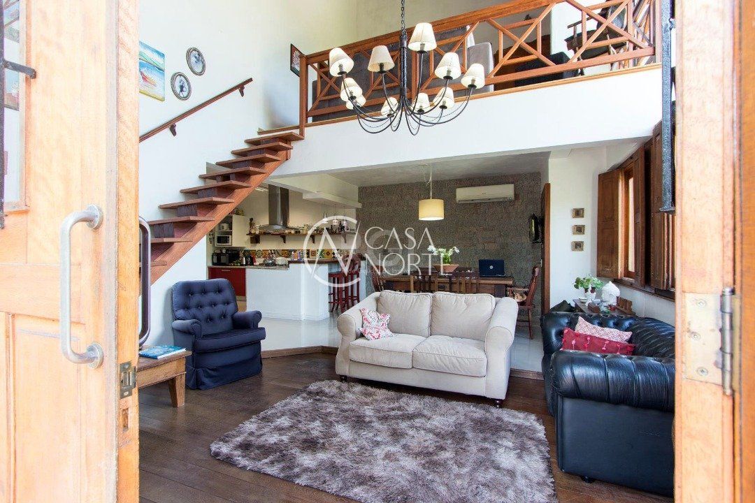 Casa à venda com 3 quartos, 250m², 2 suítes, 3 vagas, Estrada Retiro da Ponta Grossa no bairro Ponta Grossa em Porto Alegre