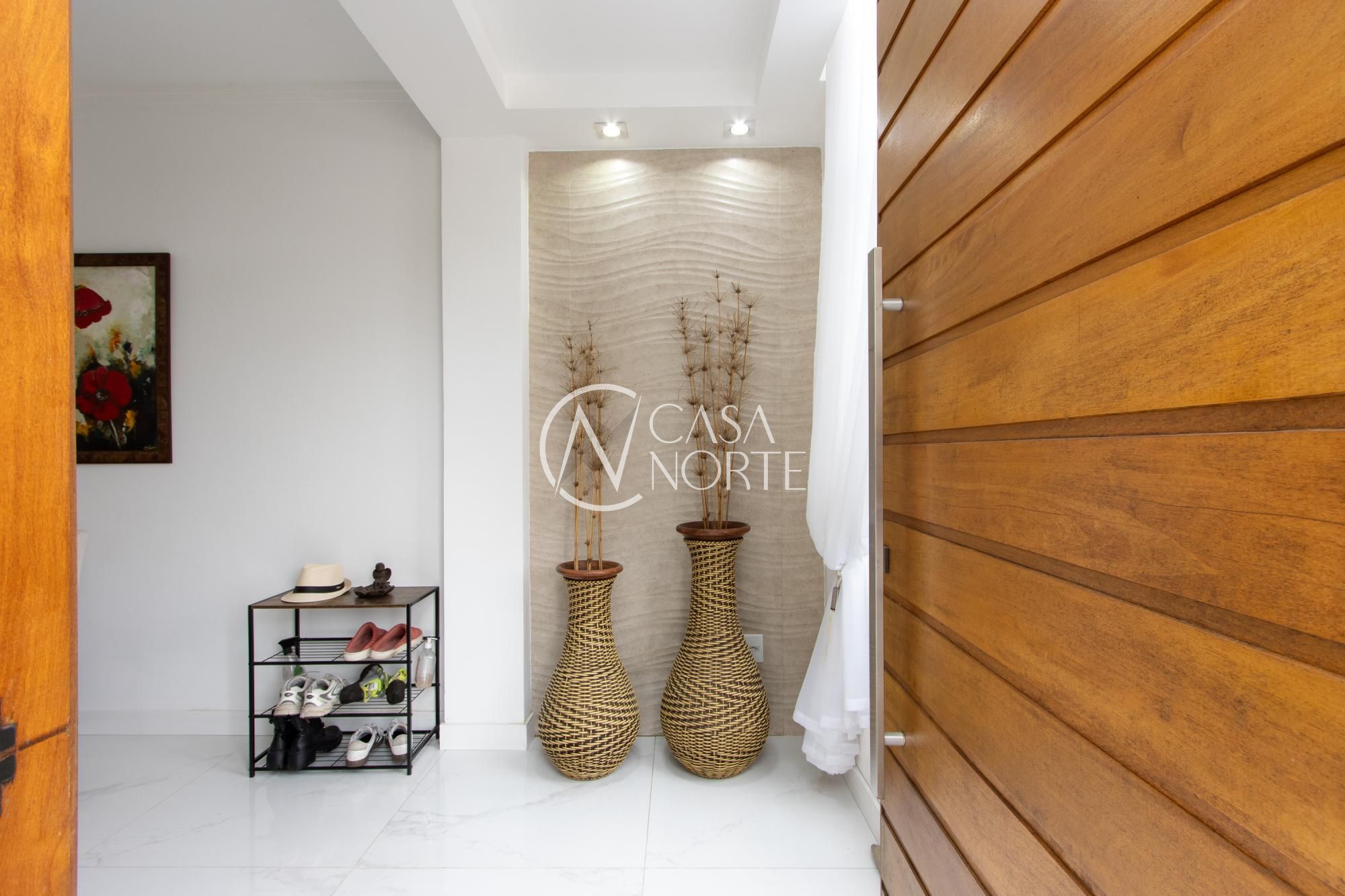 Casa à venda com 4 quartos, 179m², 2 suítes, 2 vagas, Rua Nestor José Nitschke no bairro Guarujá em Porto Alegre