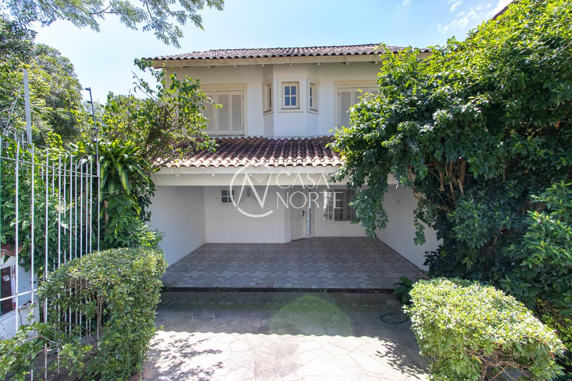 Casa à venda com 3 quartos, 180m², 4 vagas, Rua Professor Antônio José Remião no bairro Espírito Santo em Porto Alegre