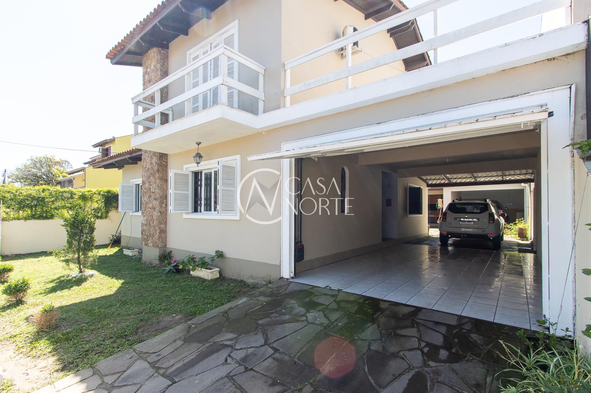 Casa à venda com 4 quartos, 262m², 1 suíte, 3 vagas, Rua Fábio Coelho de Magalhães no bairro Serraria em Porto Alegre