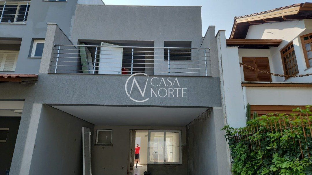 Sobrado à venda com 2 quartos, 140m², 1 suíte, 4 vagas, Rua Ari Peixoto Martins no bairro Espírito Santo em Porto Alegre