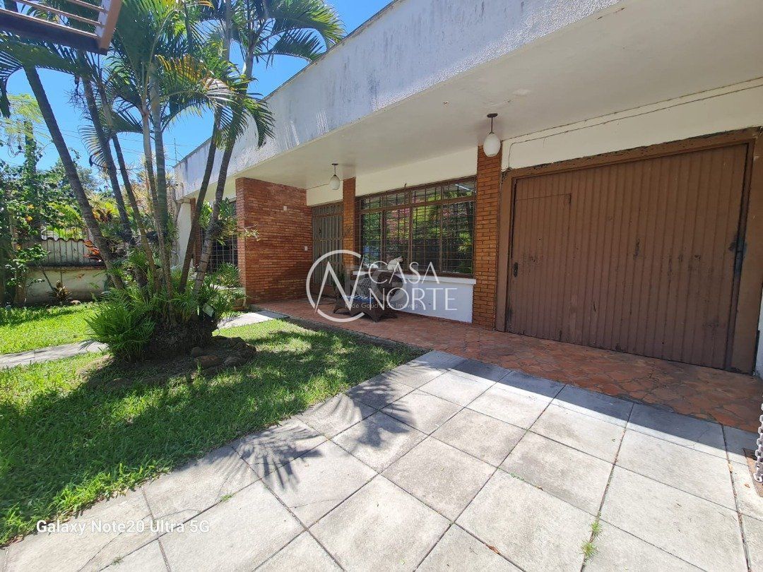 Casa à venda com 3 quartos, 257m², 1 suíte, 4 vagas, Rua Rincao no bairro Ipanema em Porto Alegre