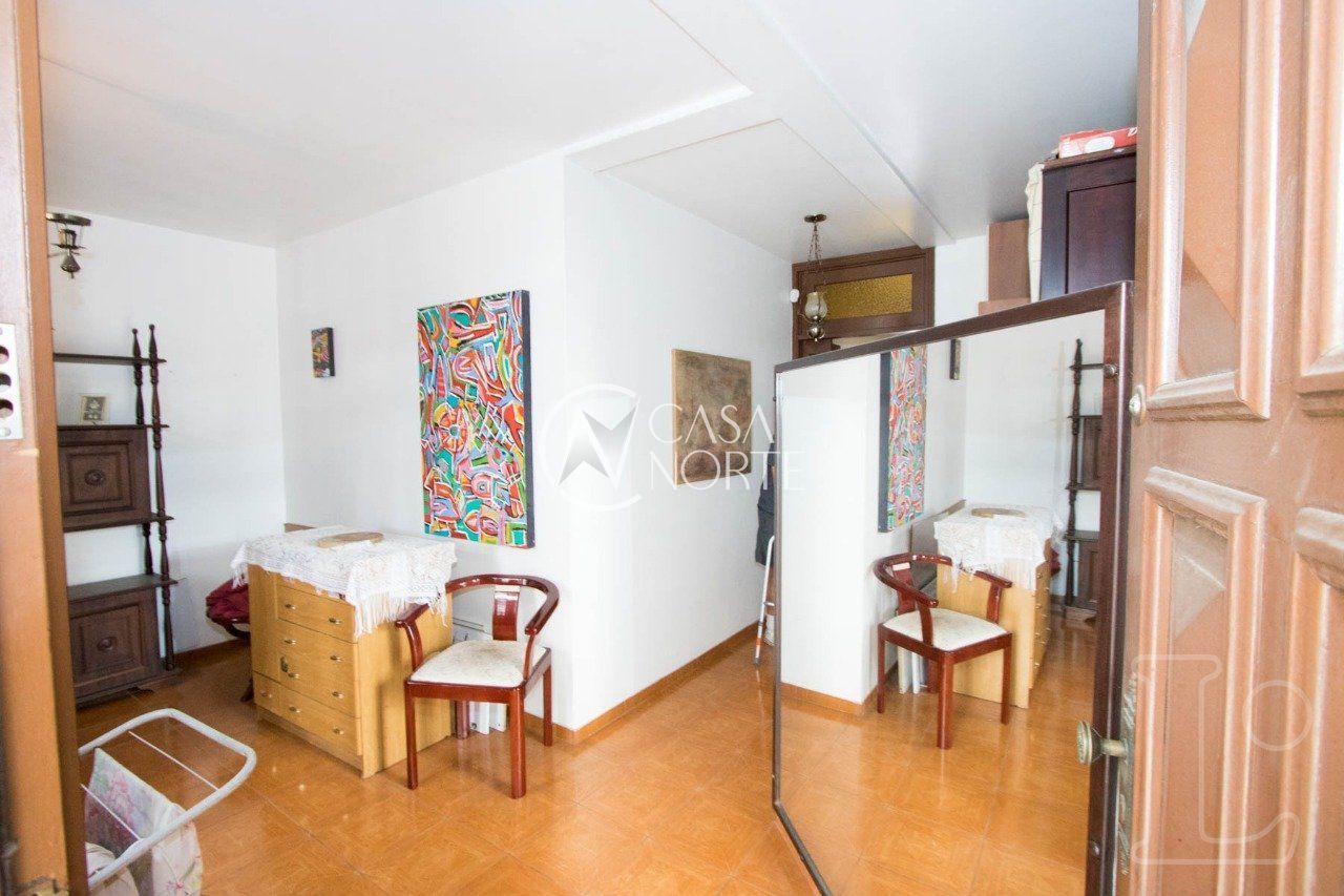 Casa à venda com 4 quartos, 150m², 1 suíte, 5 vagas, Rua Dario Totta no bairro Teresópolis em Porto Alegre