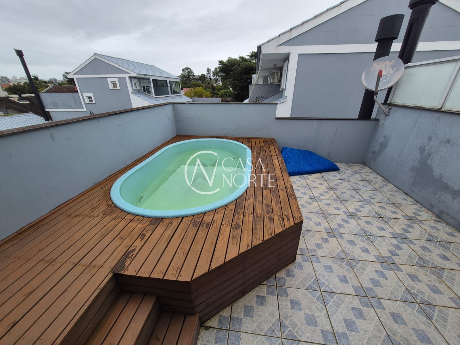 Casa de Condomínio à venda com 3 quartos, 205m², 1 suíte, 2 vagas, Rua Chavantes no bairro Vila Assunção em Porto Alegre