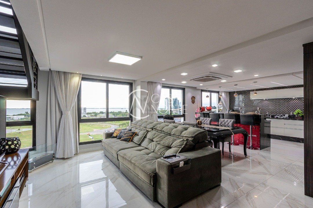 Duplex à venda com 3 quartos, 128m², 1 suíte, 3 vagas, Rua Coronel Claudino no bairro Cristal em Porto Alegre