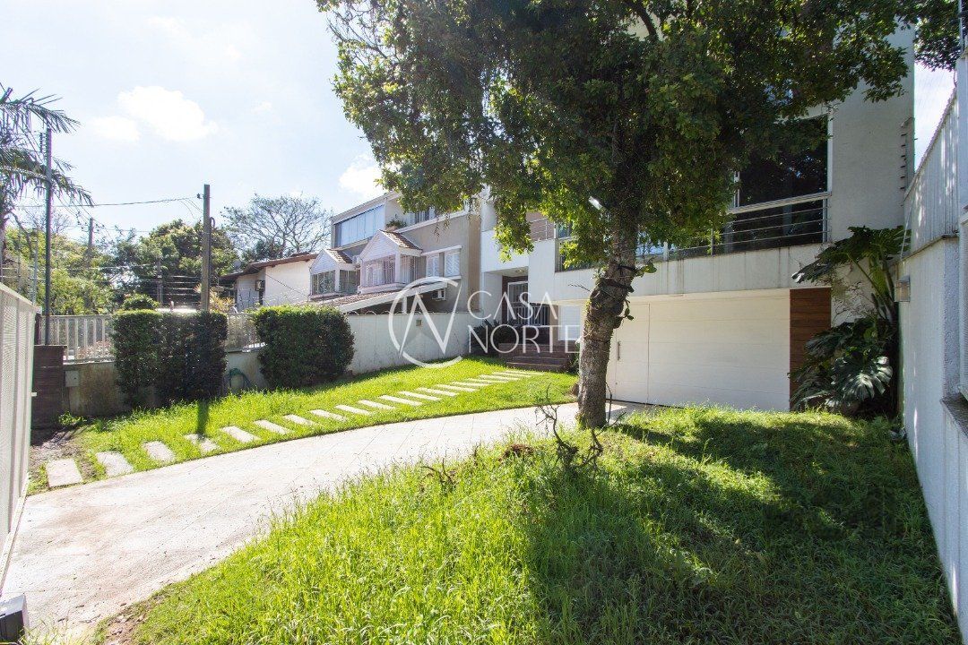 Casa à venda com 3 quartos, 296m², 3 suítes, 2 vagas, Avenida Fábio Araújo Santos no bairro Nonoai em Porto Alegre