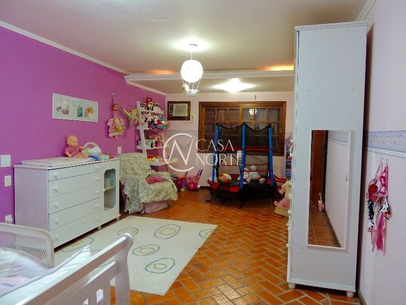 Casa à venda com 3 quartos, 132m², 2 suítes, 3 vagas, Avenida Heitor Vieira no bairro Belém Novo em Porto Alegre