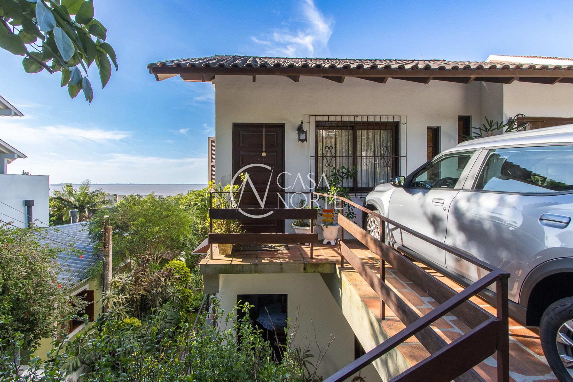 Casa à venda com 5 quartos, 315m², 3 suítes, 2 vagas, Rua Simão Bolívar no bairro Vila Conceição em Porto Alegre