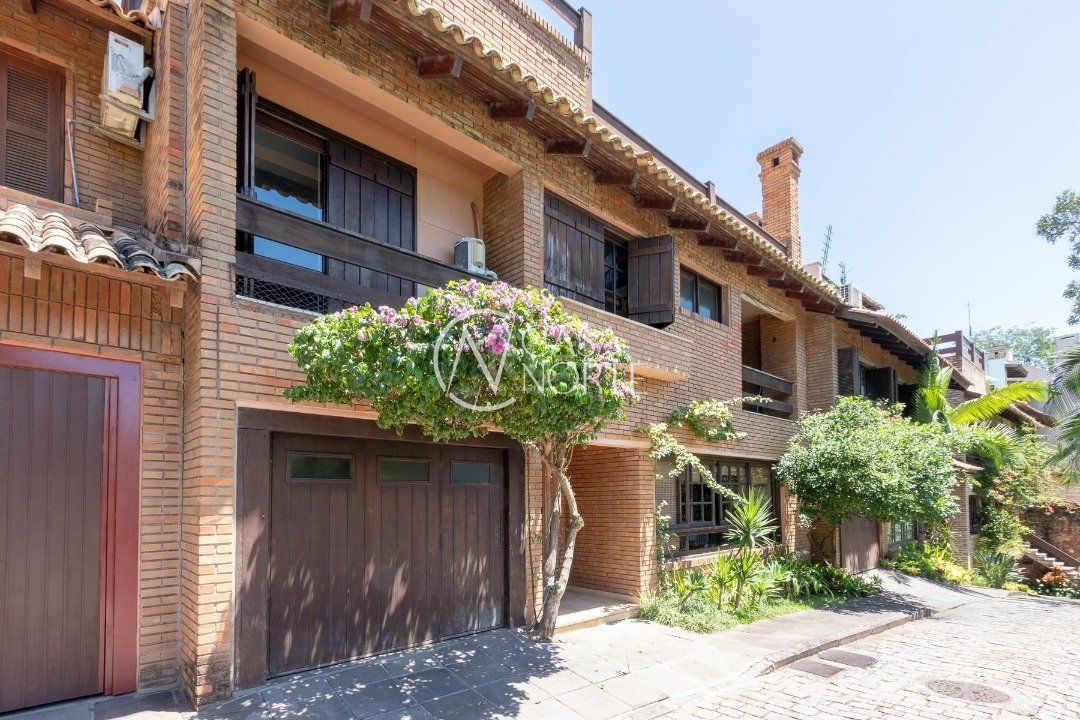 Casa de Condomínio à venda com 4 quartos, 331m², 4 suítes, 2 vagas, Rua Carlos Julio Becker no bairro Tristeza em Porto Alegre