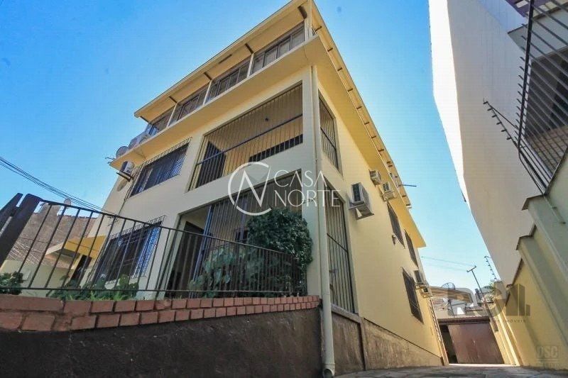 Casa à venda com 3 quartos, 312m², Rua Monte Arraes no bairro Nonoai em Porto Alegre