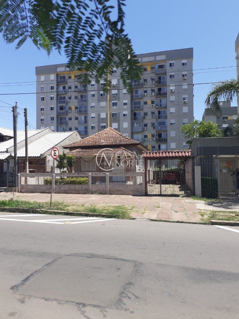 Casa à venda com 2 quartos, 440m², Rua Doutor Barcelos no bairro Tristeza em Porto Alegre