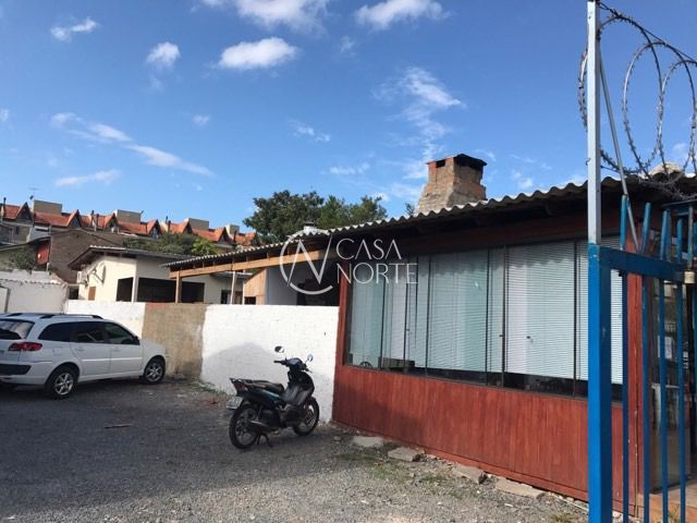 Casa à venda com 3 quartos, 212m², Rua João Mora no bairro Camaquã em Porto Alegre