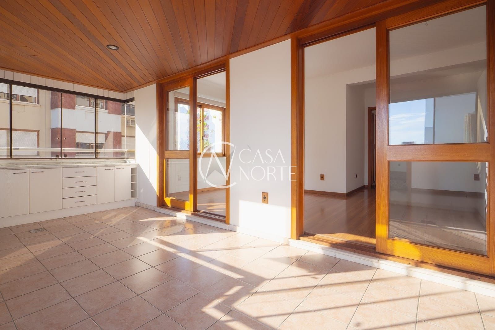 Apartamento à venda com 3 quartos, 116m², 1 suíte, 2 vagas, Avenida Ganzo no bairro Menino Deus em Porto Alegre