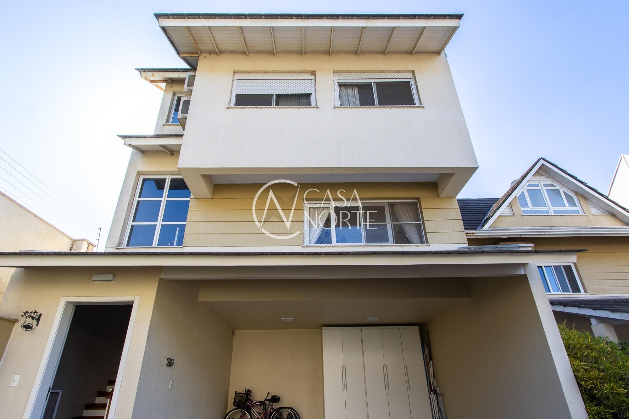 Casa de Condomínio à venda com 3 quartos, 240m², 1 suíte, 2 vagas, Avenida Engenheiro Ludolfo Boehl no bairro Teresópolis em Porto Alegre