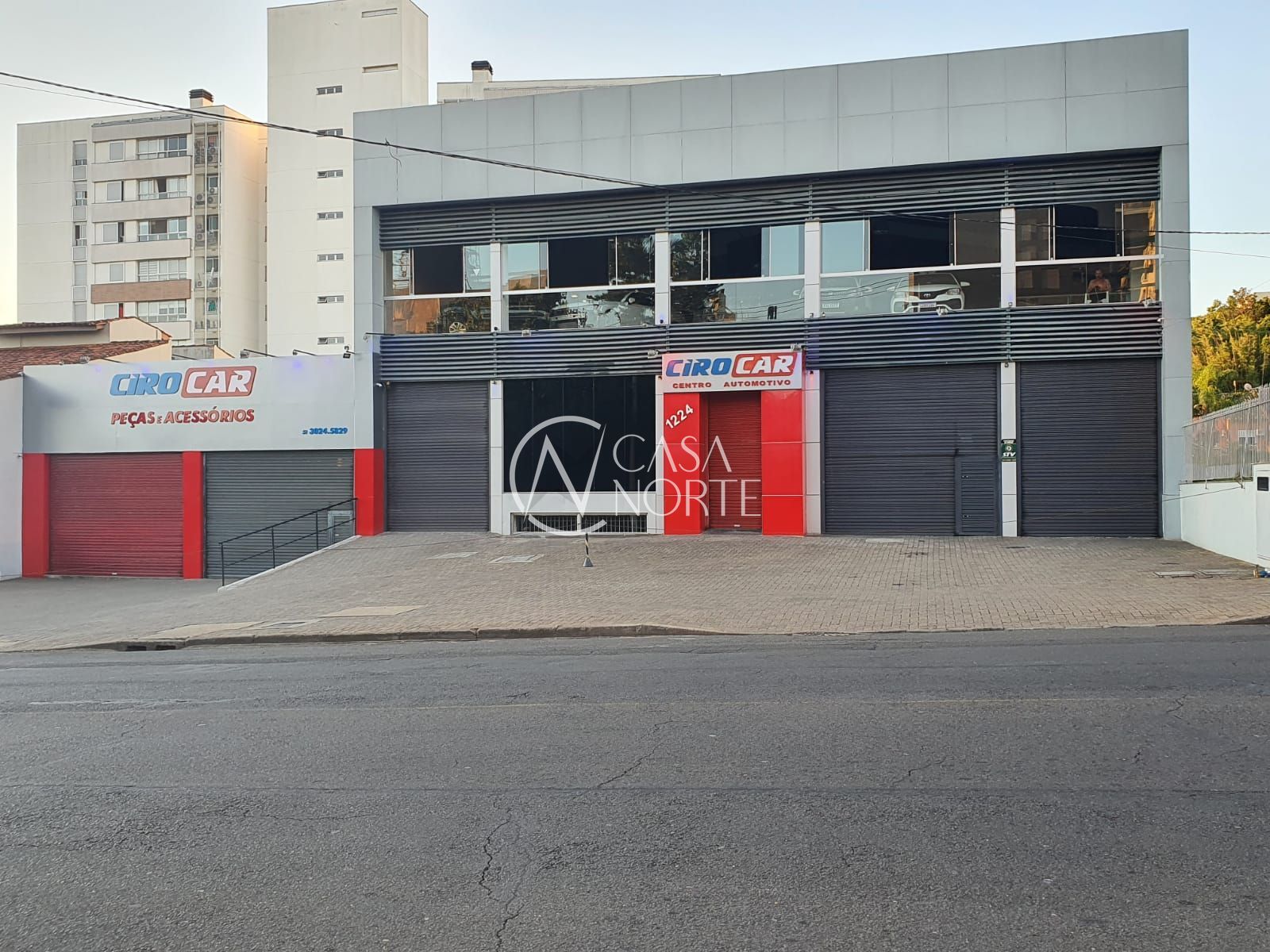 Sala Comercial à venda com 12 quartos, 1409m², 100 vagas, Avenida Otto Niemeyer no bairro Tristeza em Porto Alegre