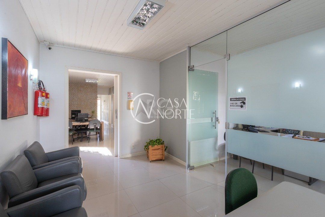 Casa à venda com 5 quartos, 199m², 15 vagas, Rua General Rondon no bairro Tristeza em Porto Alegre