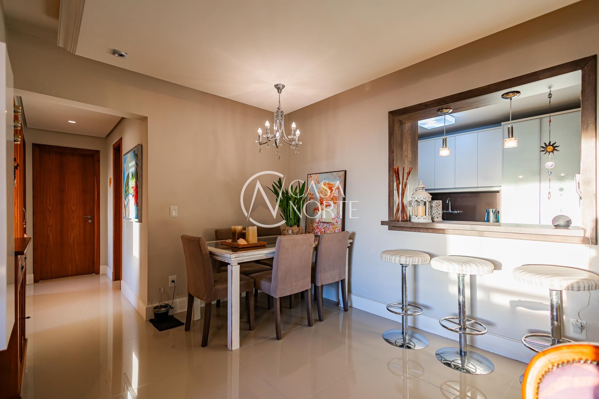 Apartamento à venda com 3 quartos, 97m², 1 suíte, 2 vagas, Avenida General Barreto Viana no bairro Chácara das Pedras em Porto Alegre