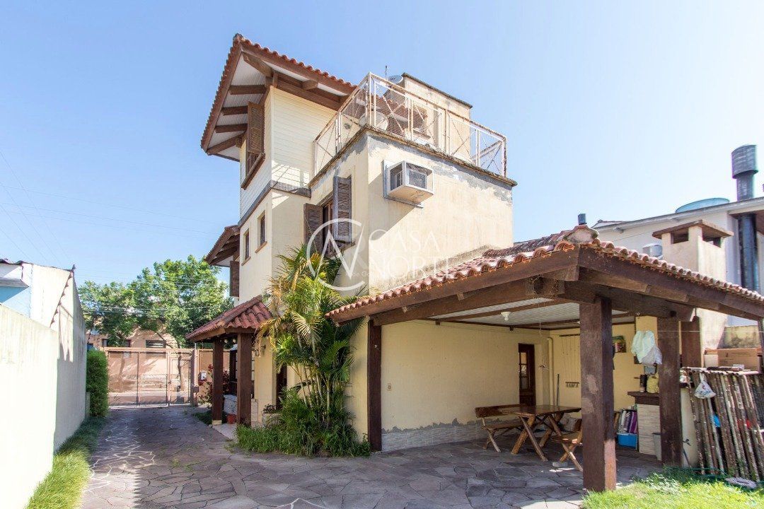 Casa de Condomínio à venda com 2 quartos, 195m², 1 suíte, 2 vagas, Rua Doutor Pereira Neto no bairro Tristeza em Porto Alegre