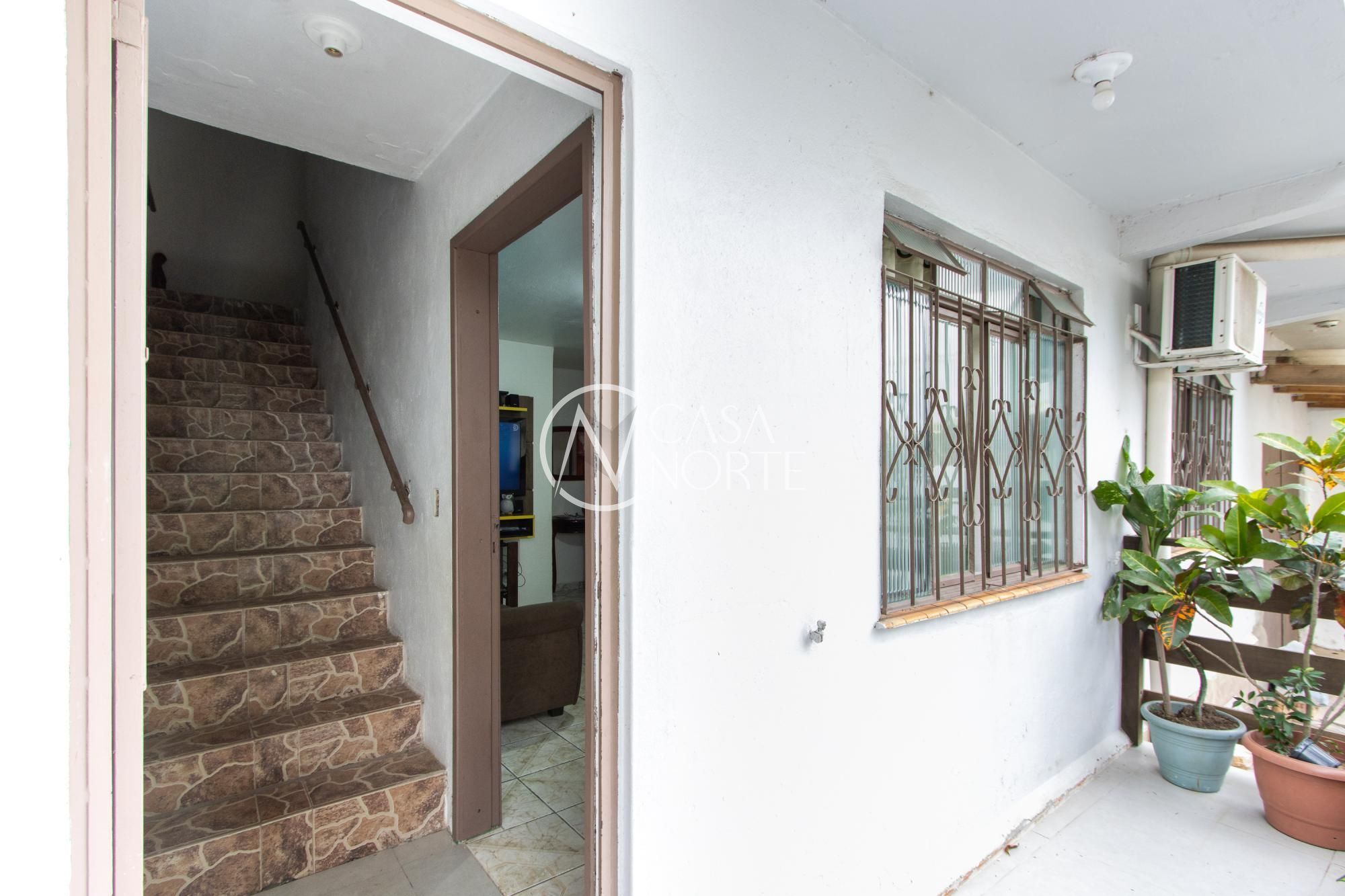Casa à venda com 4 quartos, 181m², 1 suíte, 4 vagas, Rua Dona Malvina no bairro Santa Tereza em Porto Alegre