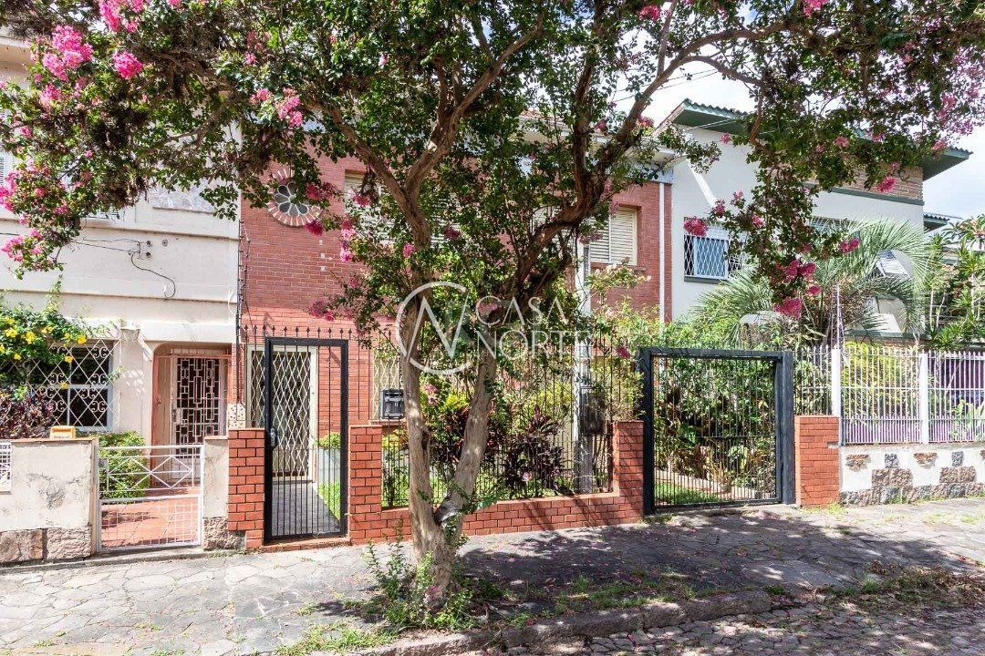 Casa à venda com 2 quartos, 118m², 2 vagas, Rua Nossa Senhora Medianeira no bairro Medianeira em Porto Alegre