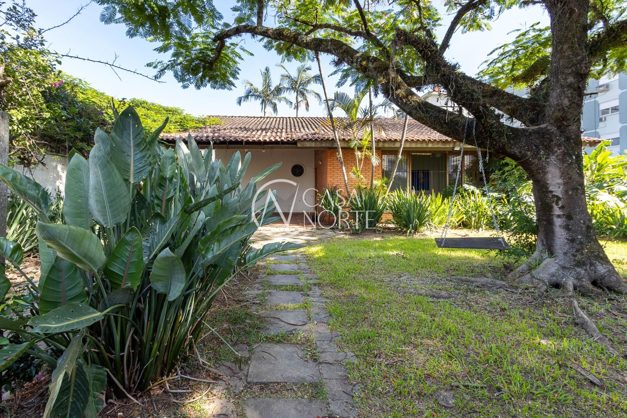 Terreno à venda  com 1254m², Rua Chico Pedro no bairro Camaquã em Porto Alegre