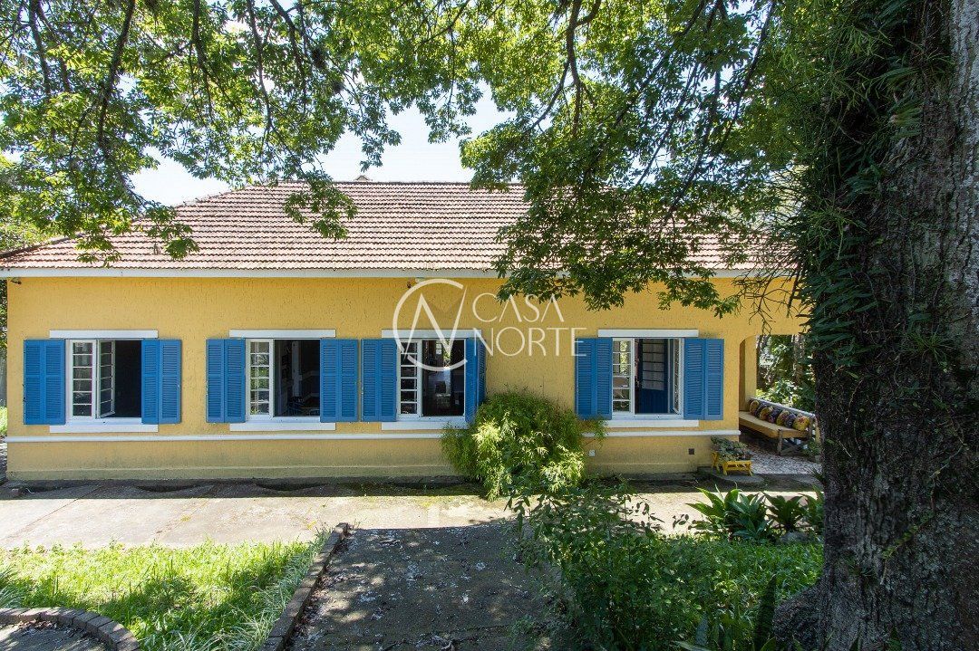 Casa à venda com 3 quartos, 240m², 3 vagas, Rua Doutor Vergara no bairro Belém Velho em Porto Alegre