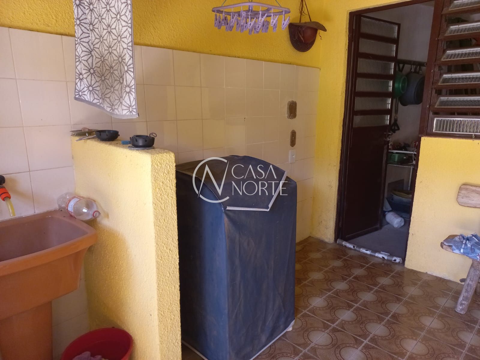 Casa à venda com -4 quarto, 100m², 2 suítes, 3 vagas, Rua dos Guenoas no bairro Guarujá em Porto Alegre